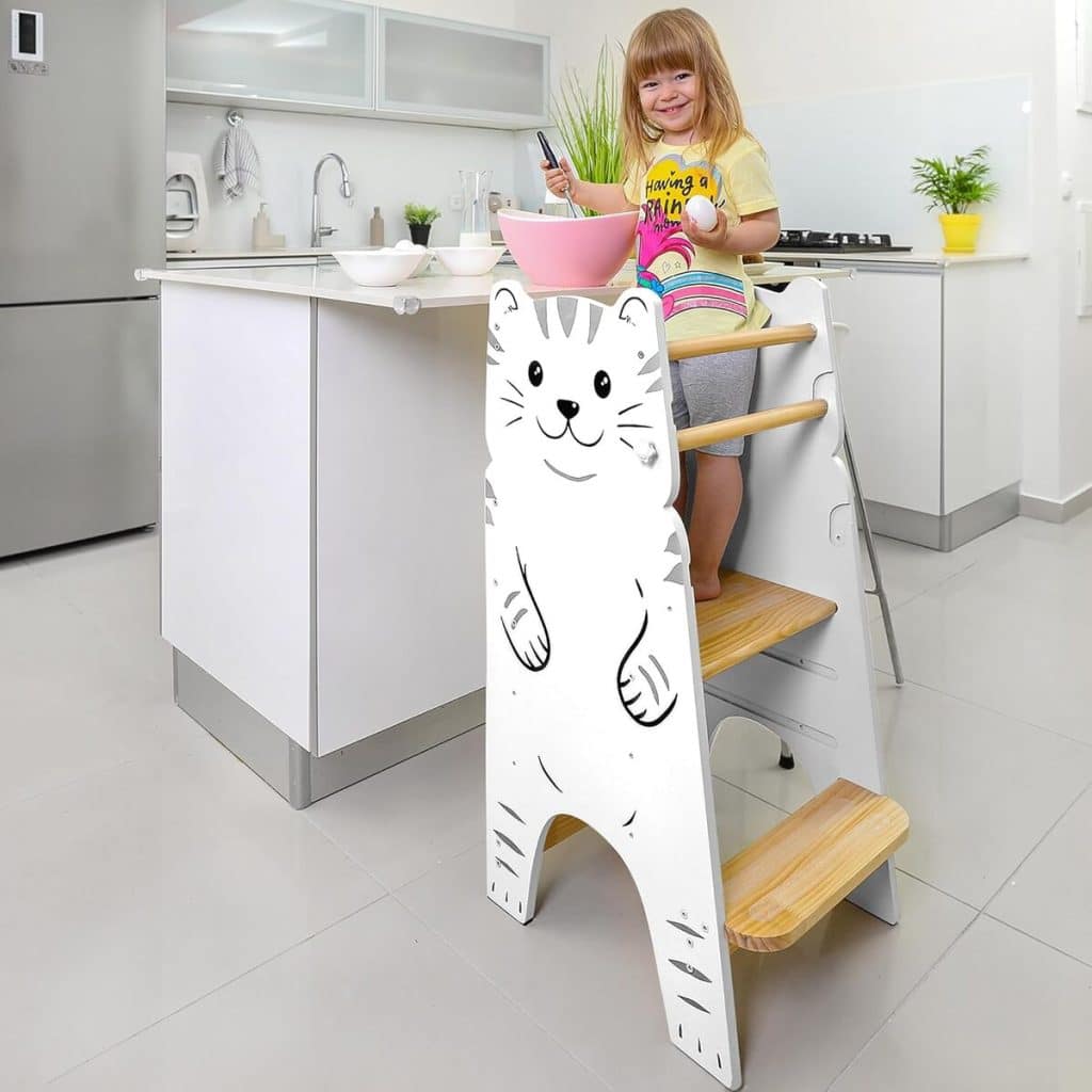 Test du marchepied ajustable Shandra Montessori pour petits chefs