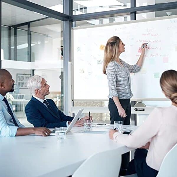 Test complet : tableau blanc double face sur pied Costway 120 x 60 cm. Optimisez vos réunions et cours avec cet outil polyvalent et pratique.